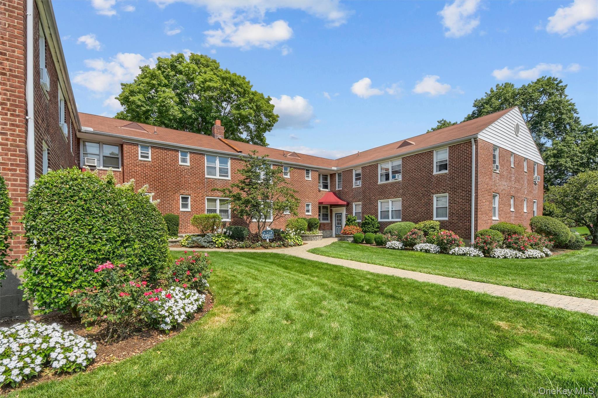 6 Bryant Crescent, Unit 1H photo 3
