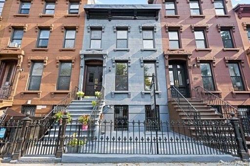 308 CLIFTON Place – For Sale