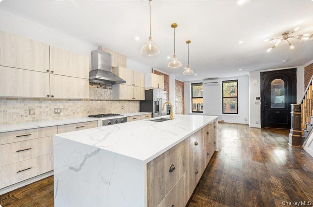 308 CLIFTON Place – For Sale photo 5