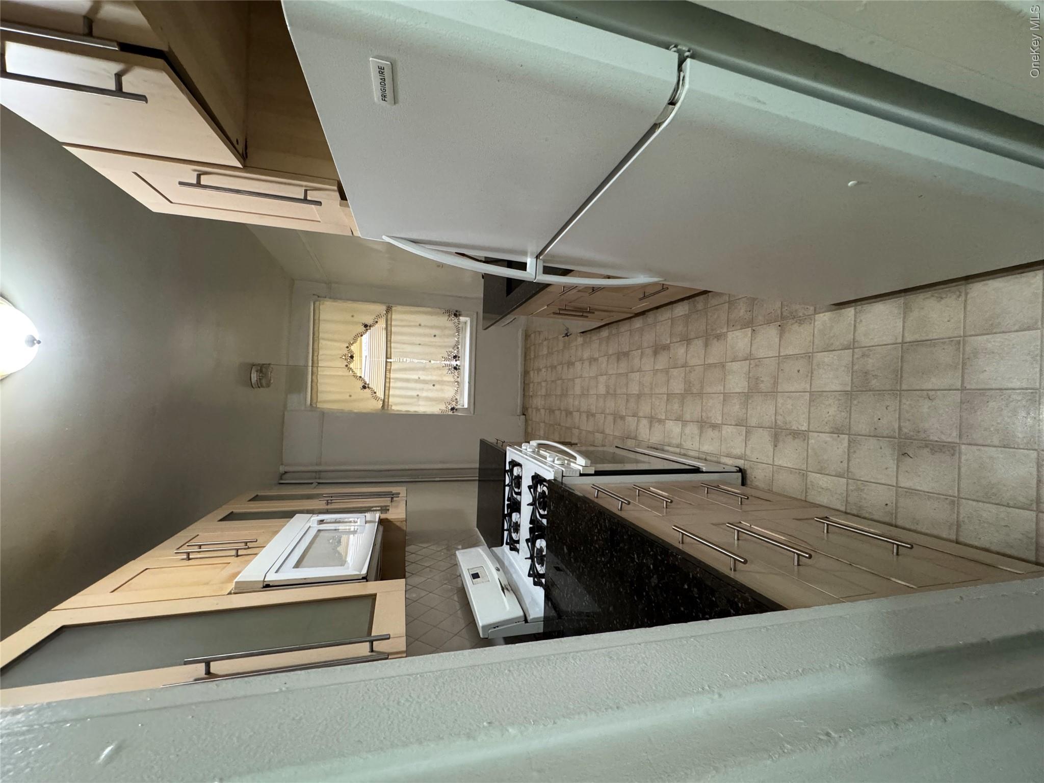 2081 Cruger Avenue Cruger, Unit 1K photo 10
