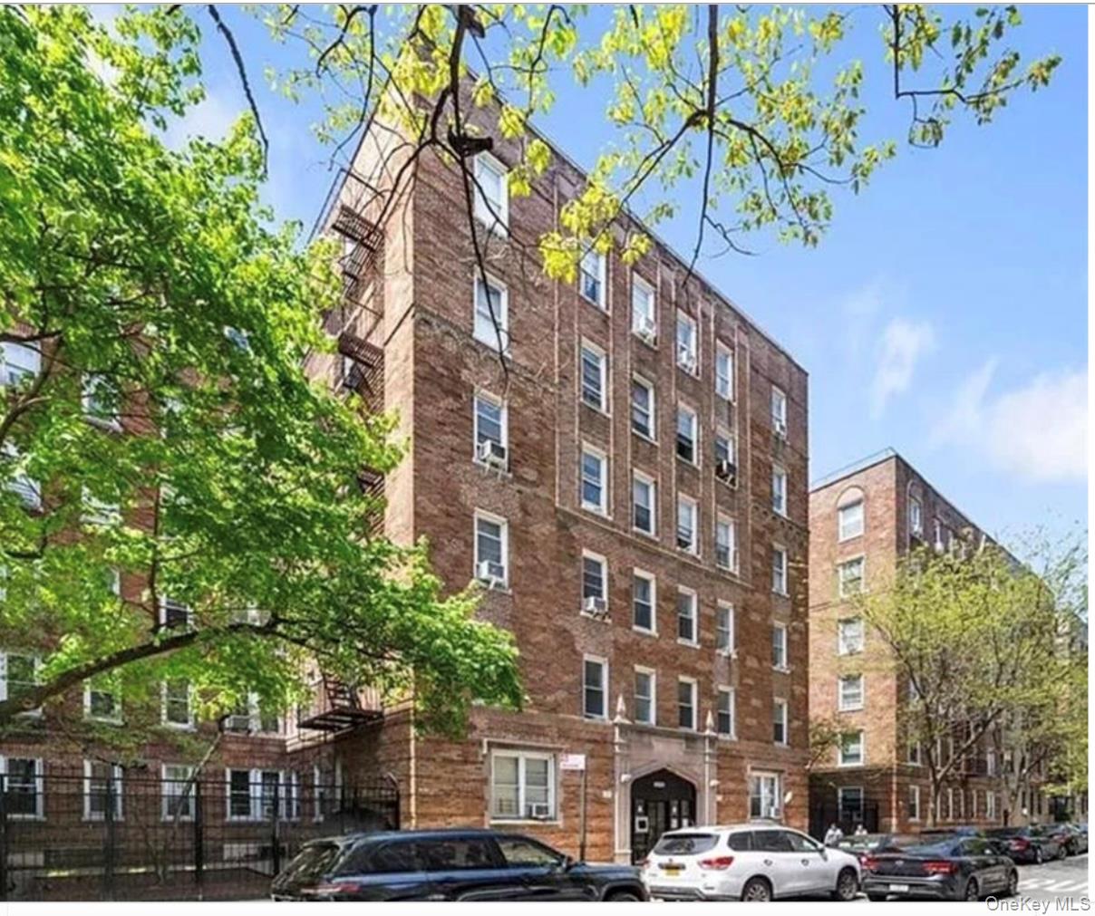 2081 Cruger Avenue Cruger, Unit 1K