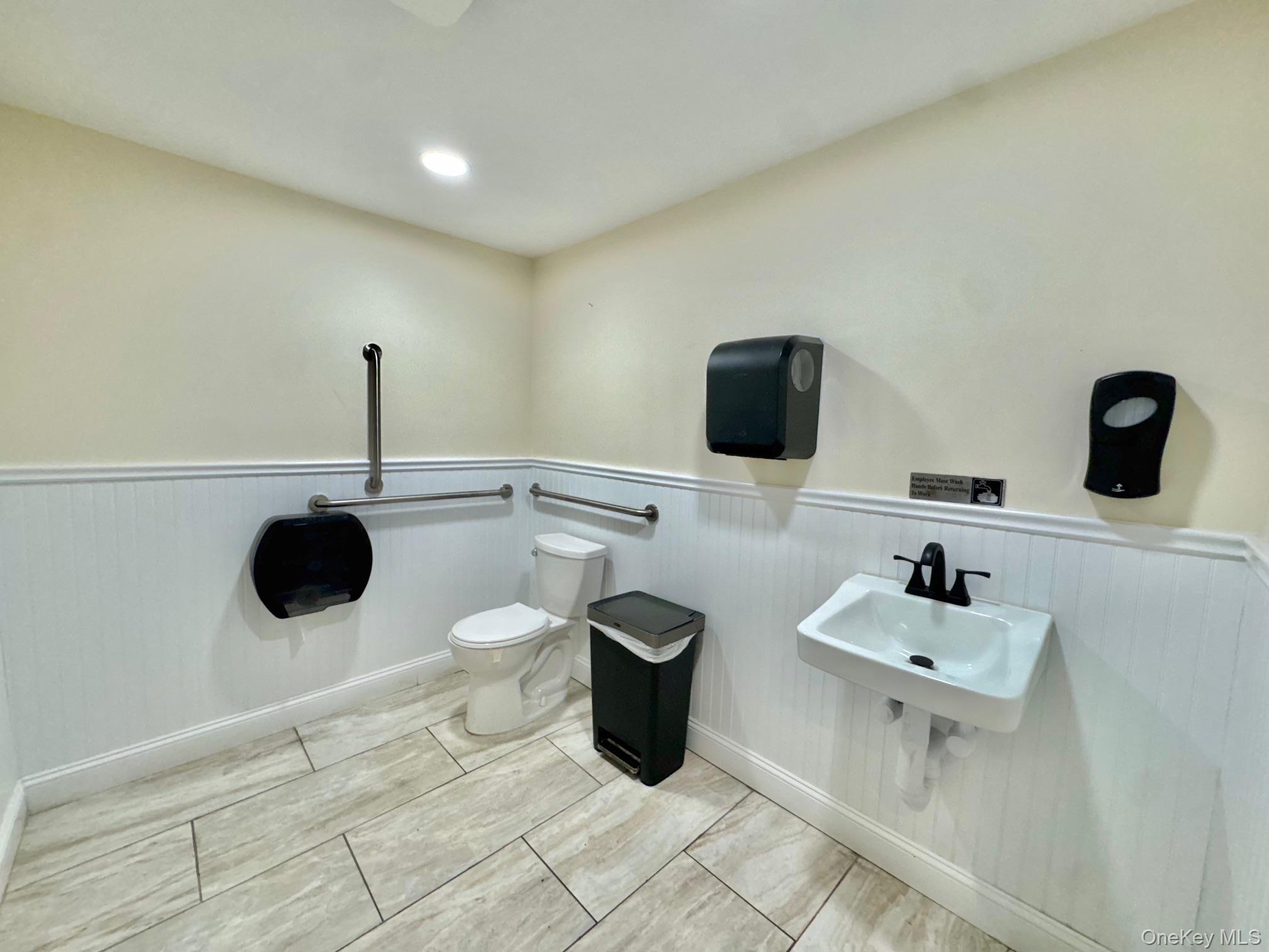 3925 Merrick Road – For Sale