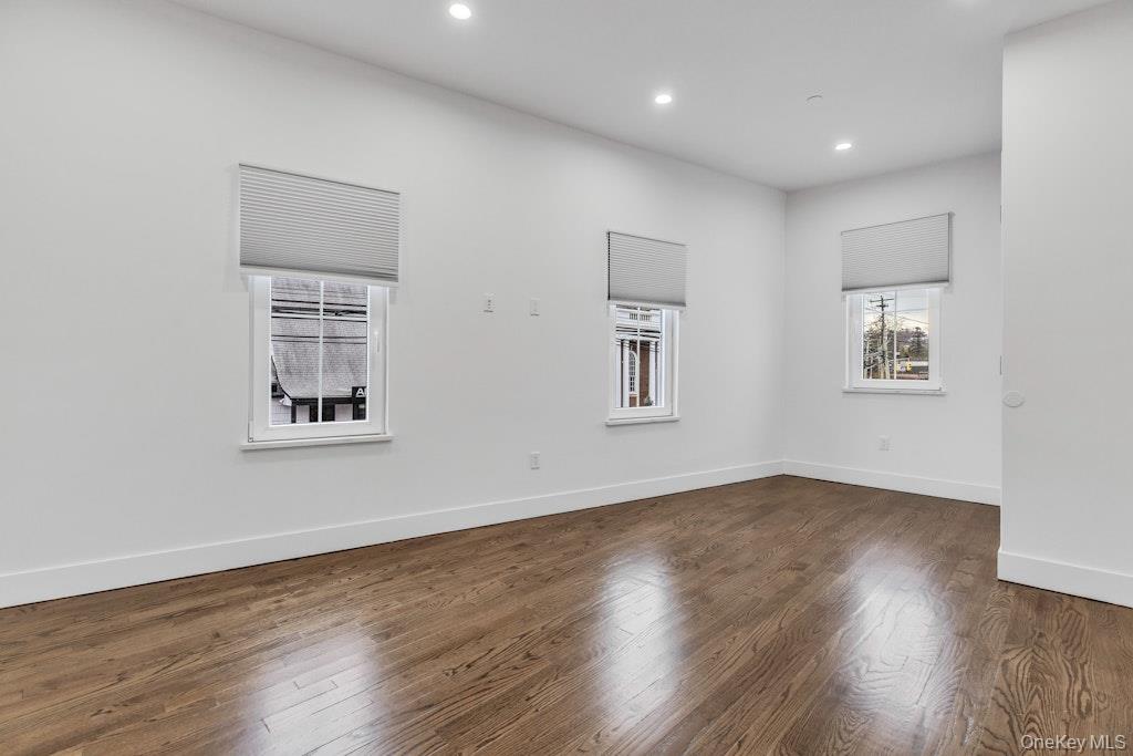 1431 Old Northern Boulevard, Unit 6 photo 11