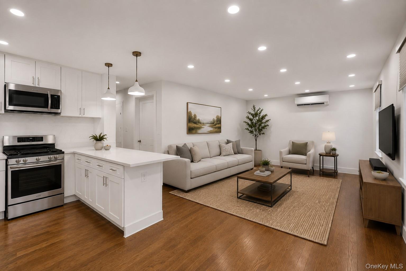 1431 Old Northern Boulevard, Unit 6 photo 4