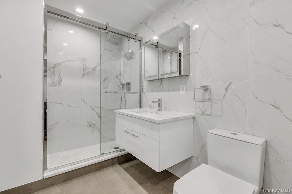 1431 Old Northern Boulevard, Unit 6 photo 15