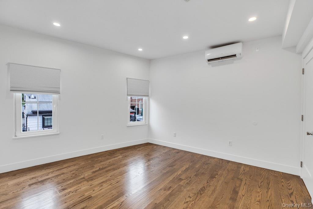 1431 Old Northern Boulevard, Unit 5 photo 15