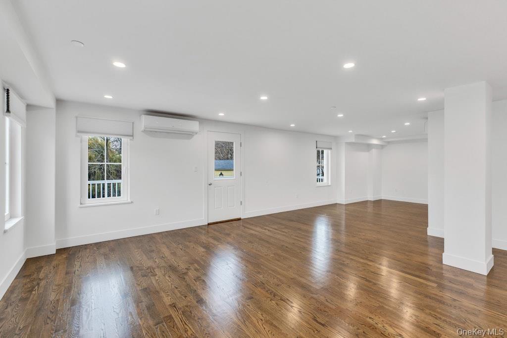 1431 Old Northern Boulevard, Unit 5 photo 10