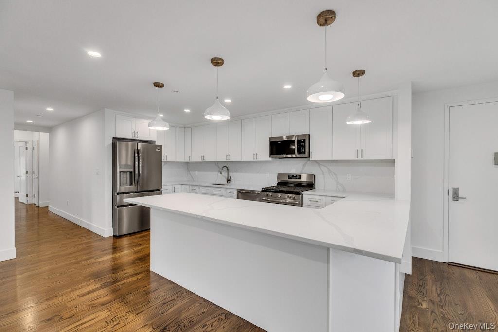 1431 Old Northern Boulevard, Unit 5 photo 11