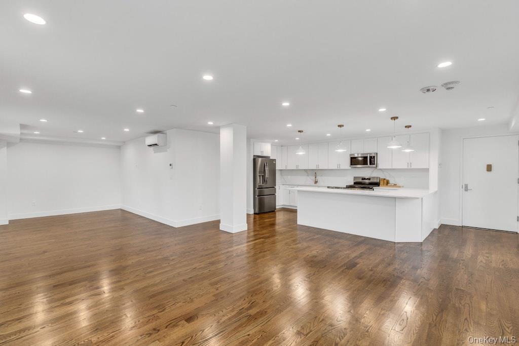1431 Old Northern Boulevard, Unit 5 photo 8