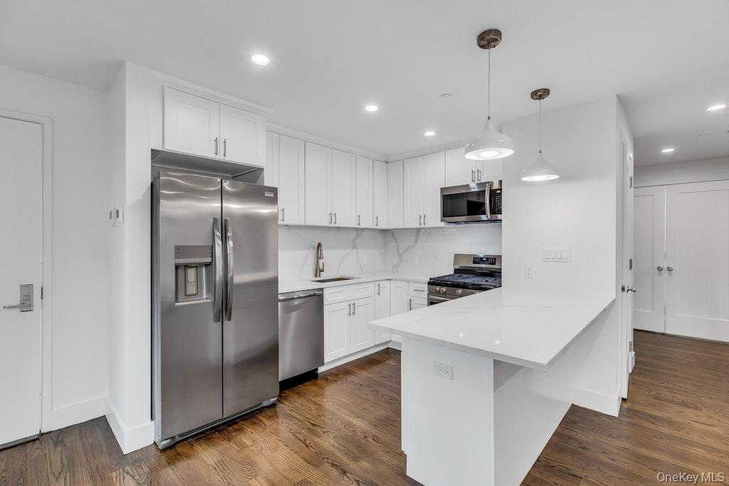 1431 Old Northern Boulevard, Unit 4 photo 6