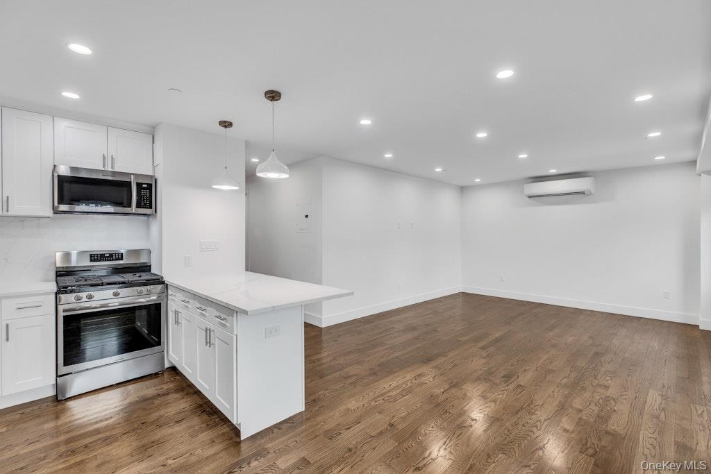 1431 Old Northern Boulevard, Unit 4 photo 7