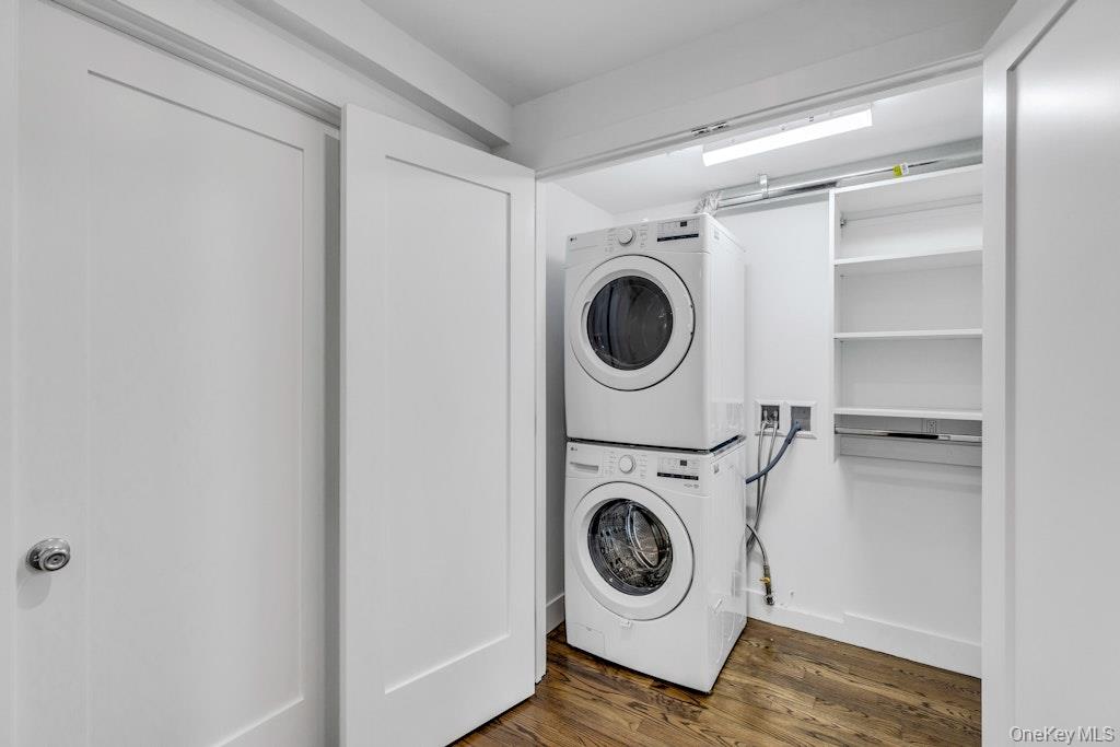 1431 Old Northern Boulevard, Unit 4 photo 14