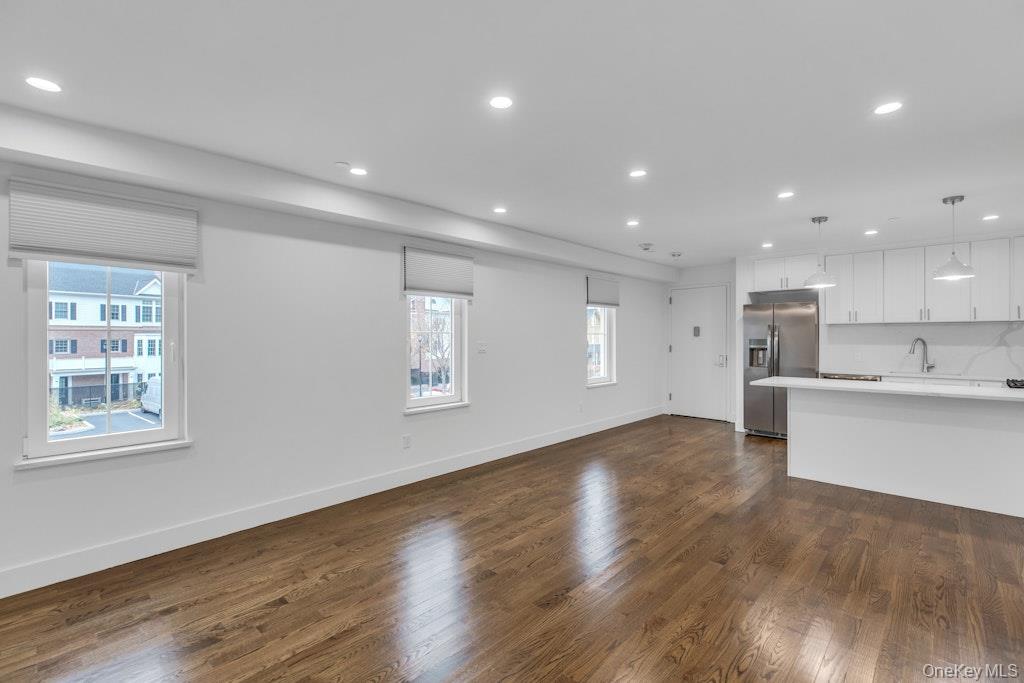 1431 Old Northern Boulevard, Unit 4 photo 9