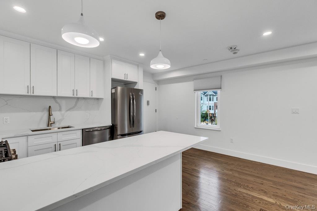 1431 Old Northern Boulevard, Unit 3 photo 9