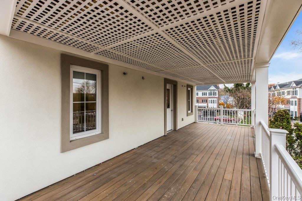 1431 Old Northern Boulevard, Unit 3 photo 5