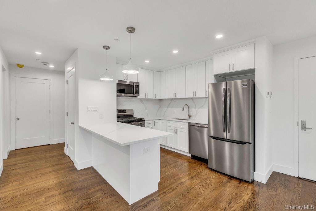 1431 Old Northern Boulevard, Unit 3 photo 8