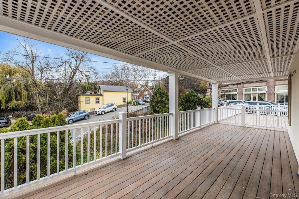 1431 Old Northern Boulevard, Unit 3 photo 3