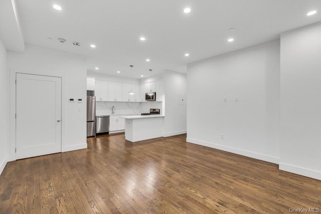 1431 Old Northern Boulevard, Unit 2 photo 5