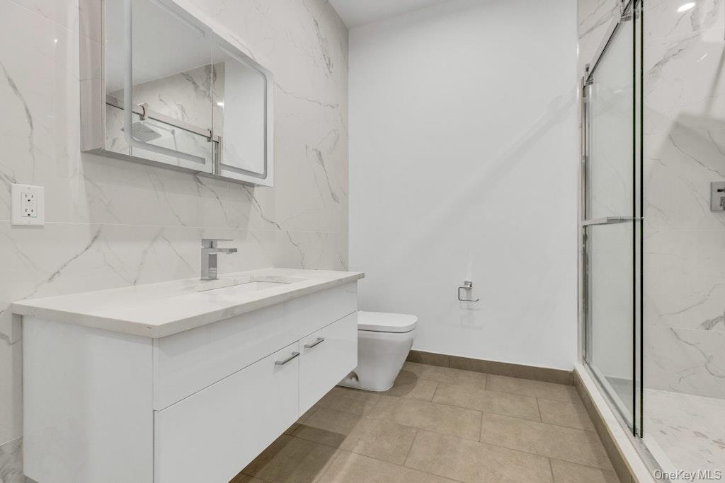 1431 Old Northern Boulevard, Unit 2 photo 18