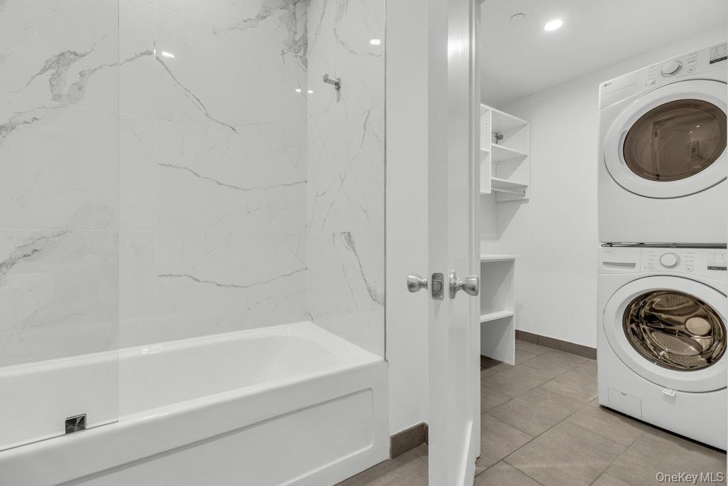 1431 Old Northern Boulevard, Unit 2 photo 14