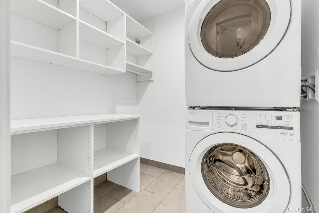 1431 Old Northern Boulevard, Unit 2 photo 15