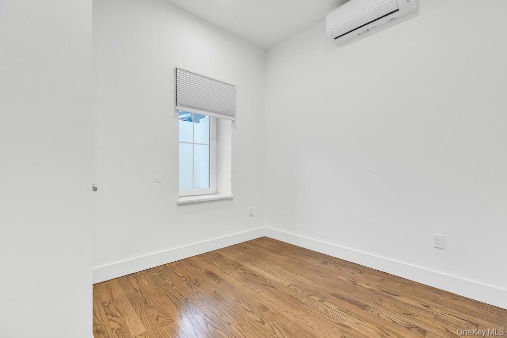 1431 Old Northern Boulevard, Unit 2 photo 17