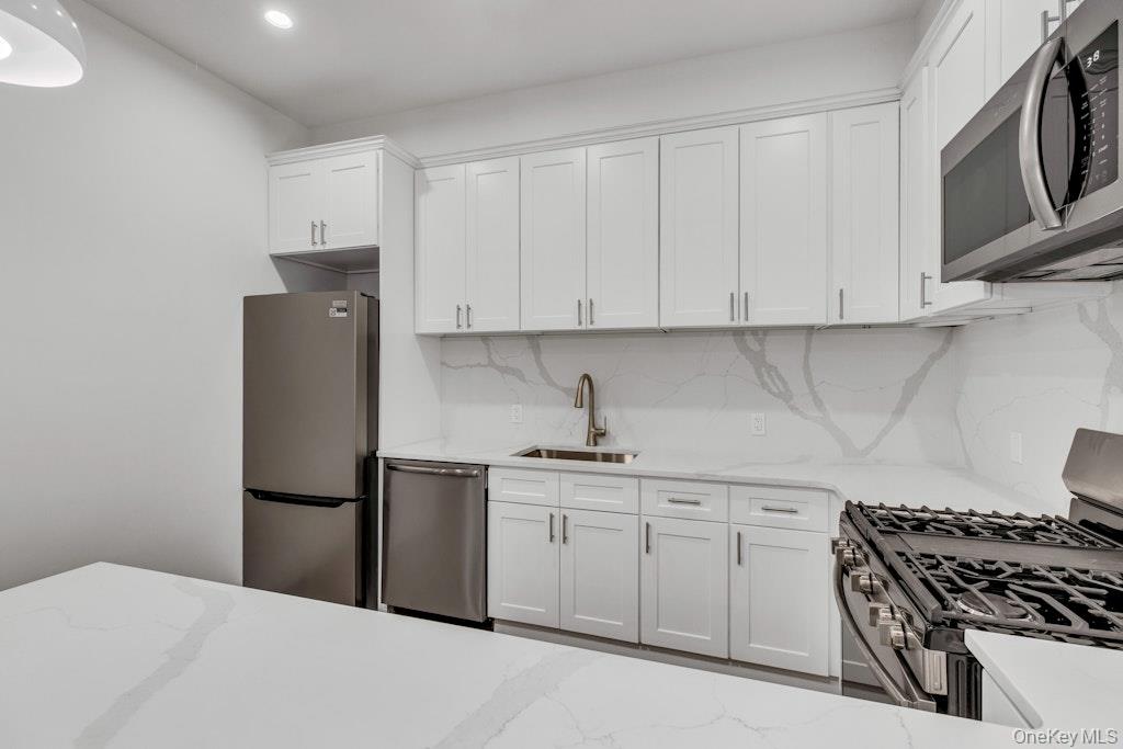 1431 Old Northern Boulevard, Unit 2 photo 12