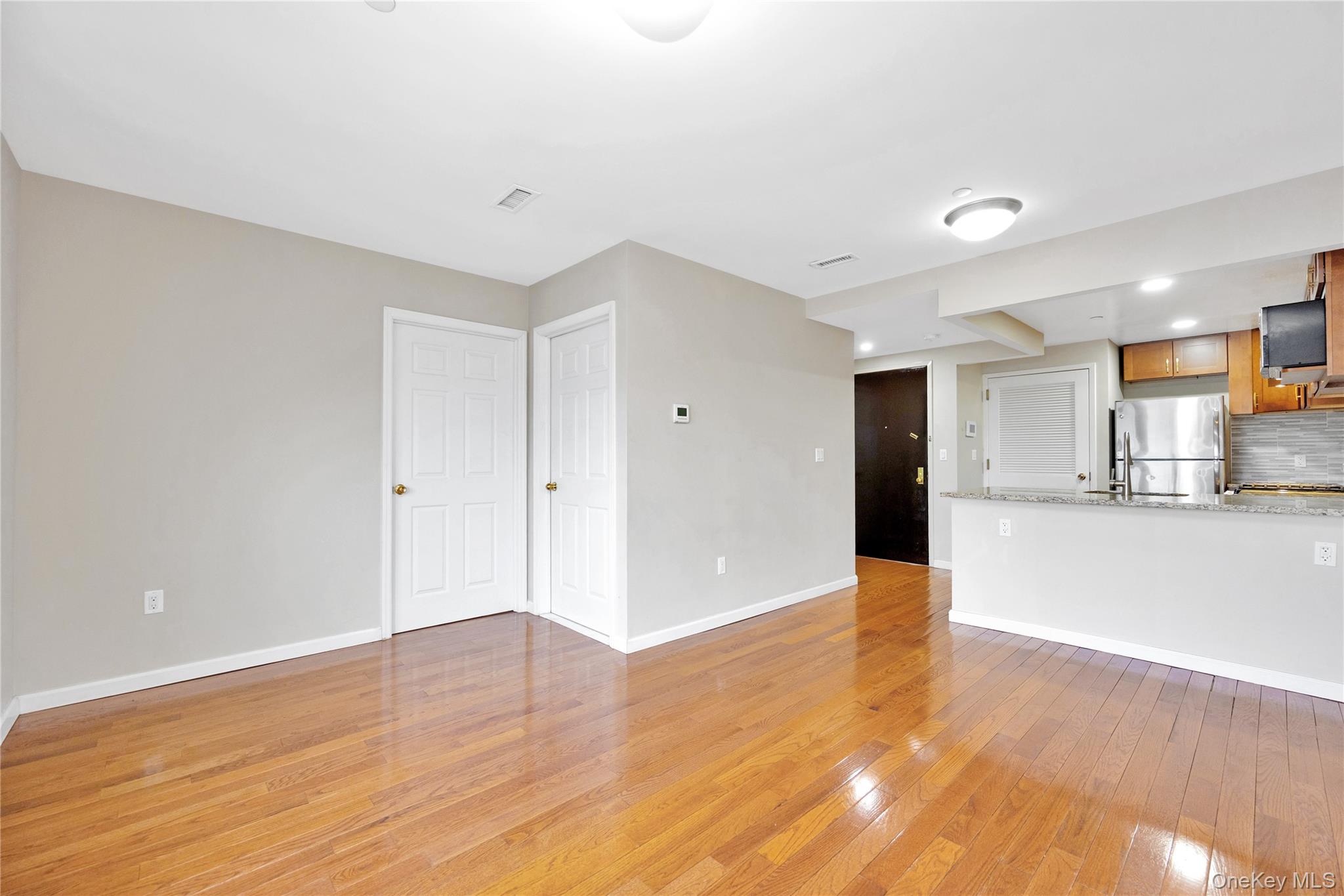 172-18 Jamaica Avenue, Unit 3D photo 11