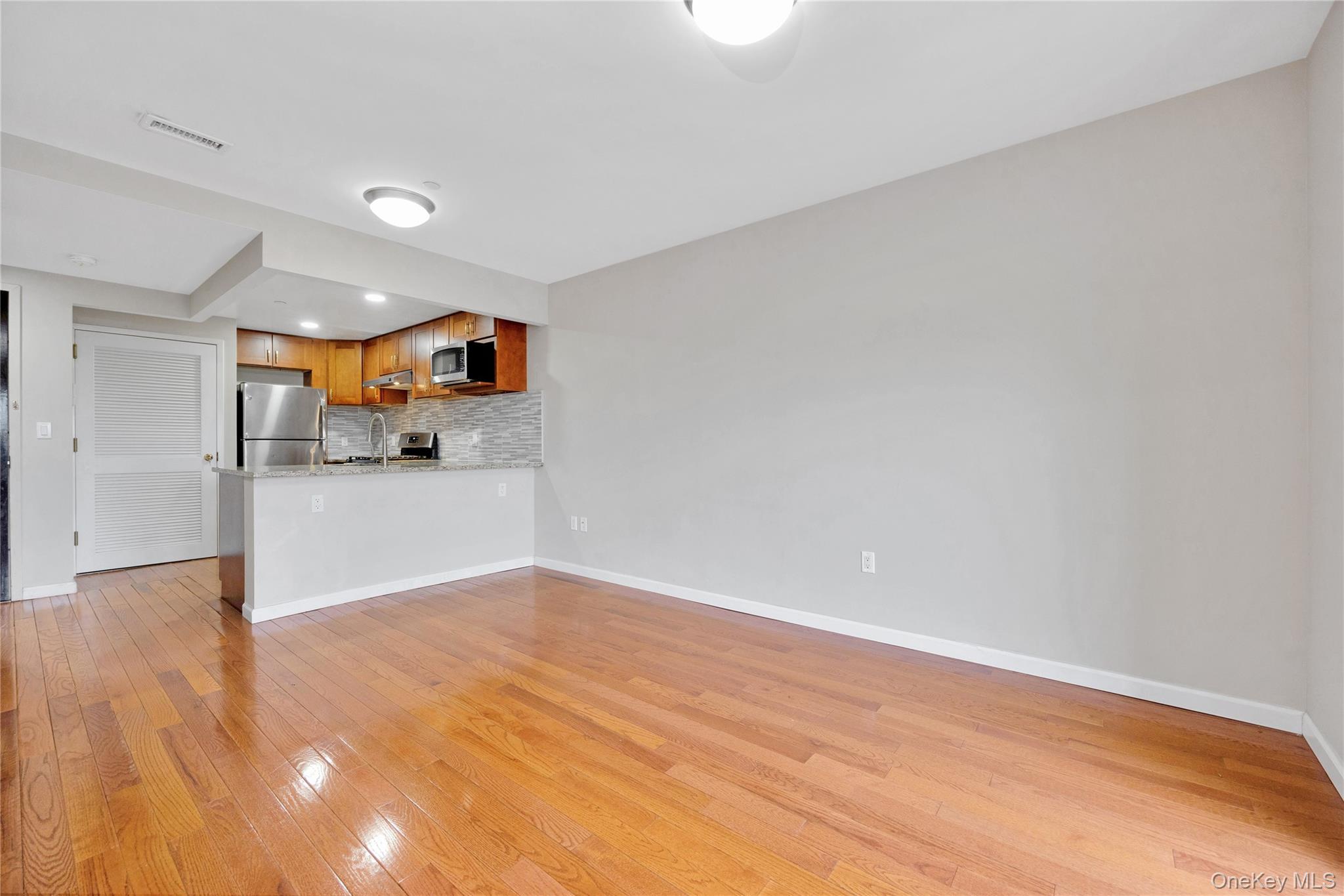 172-18 Jamaica Avenue, Unit 3D photo 2