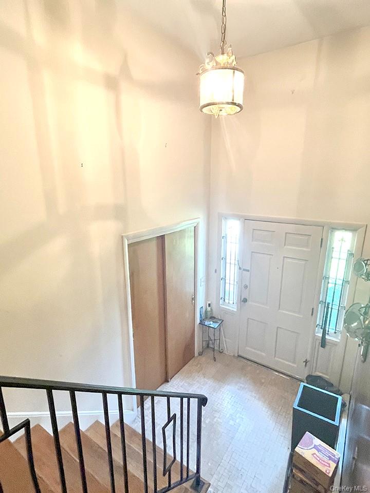 457 Quaker Ridge Road – For Sale photo 2