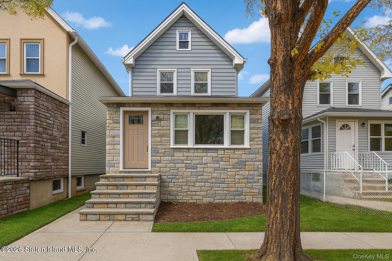 13 Laforge Ave – For Sale photo 2
