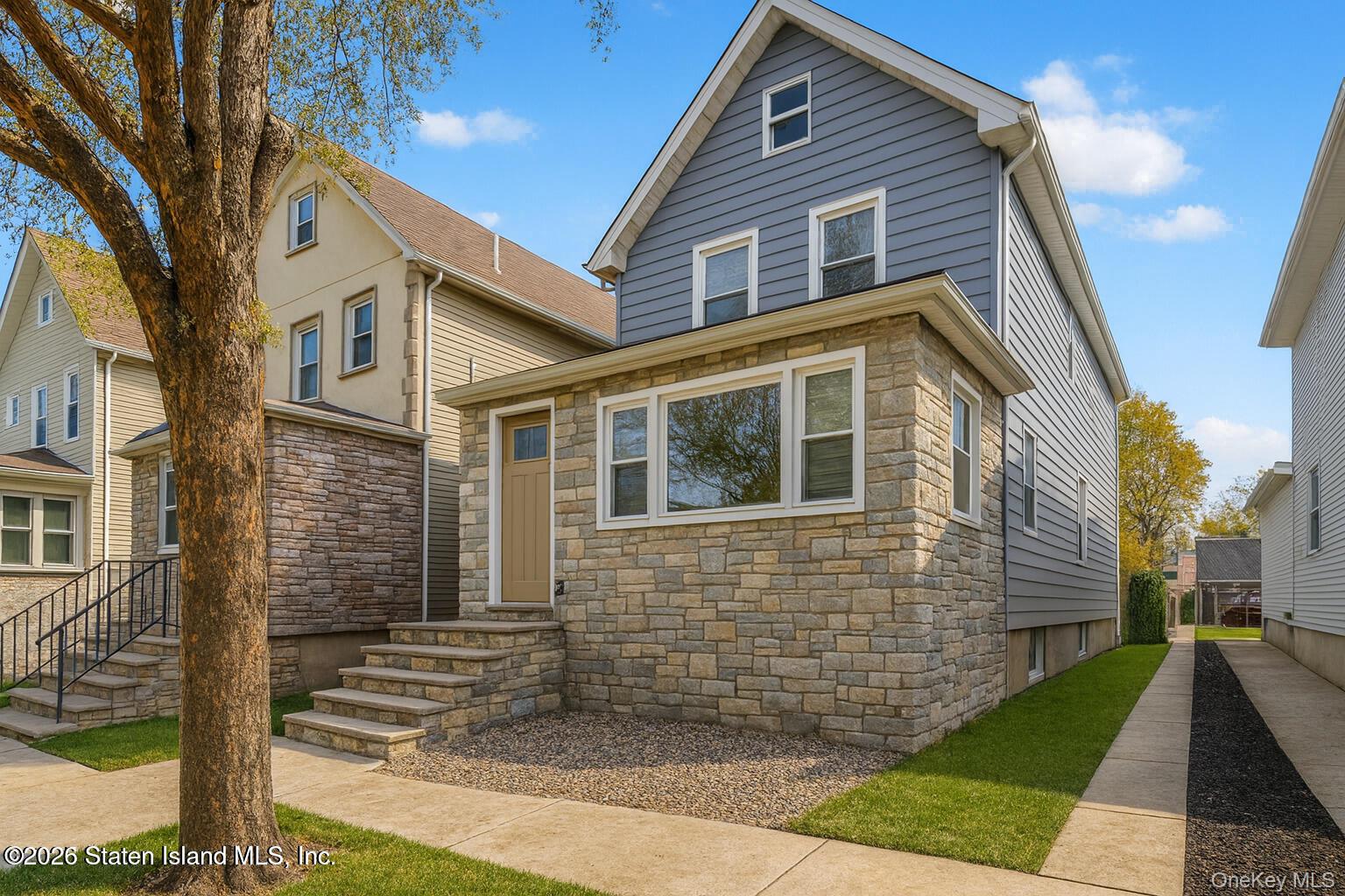 13 Laforge Ave – For Sale
