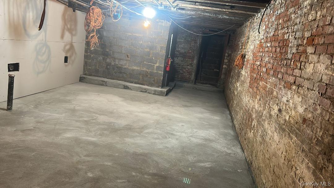 139 Kingston Avenue, Unit Store Fron photo 5
