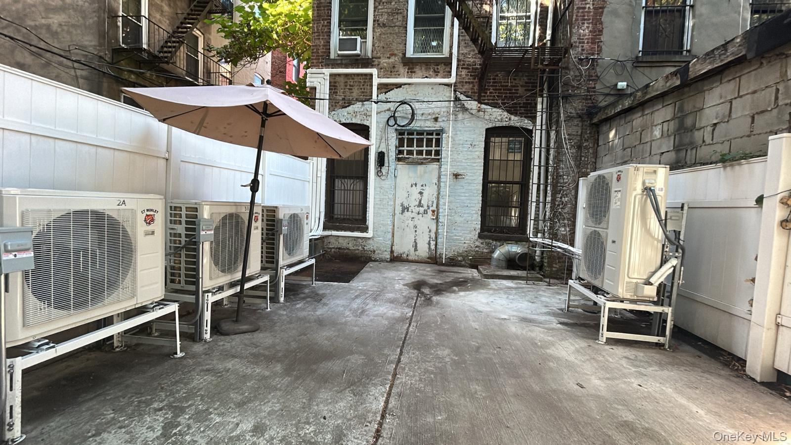 139 Kingston Avenue, Unit Store Fron photo 6