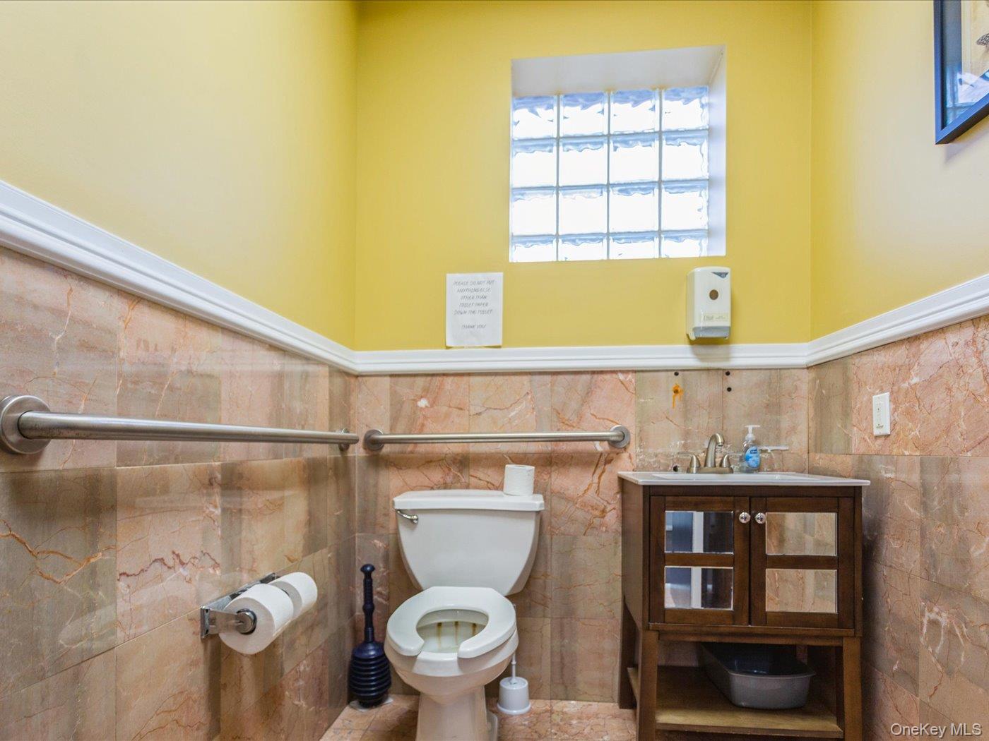 270 Doughty Boulevard – For Sale photo 11
