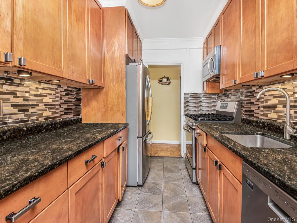 5500 Fieldston Road, Unit 5AA photo 3