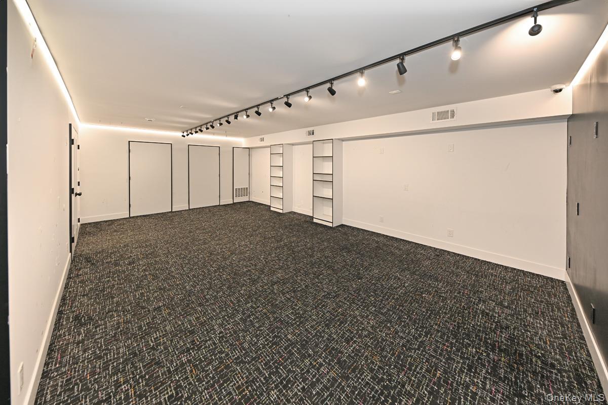 1 S Liberty Drive – For Sale photo 9