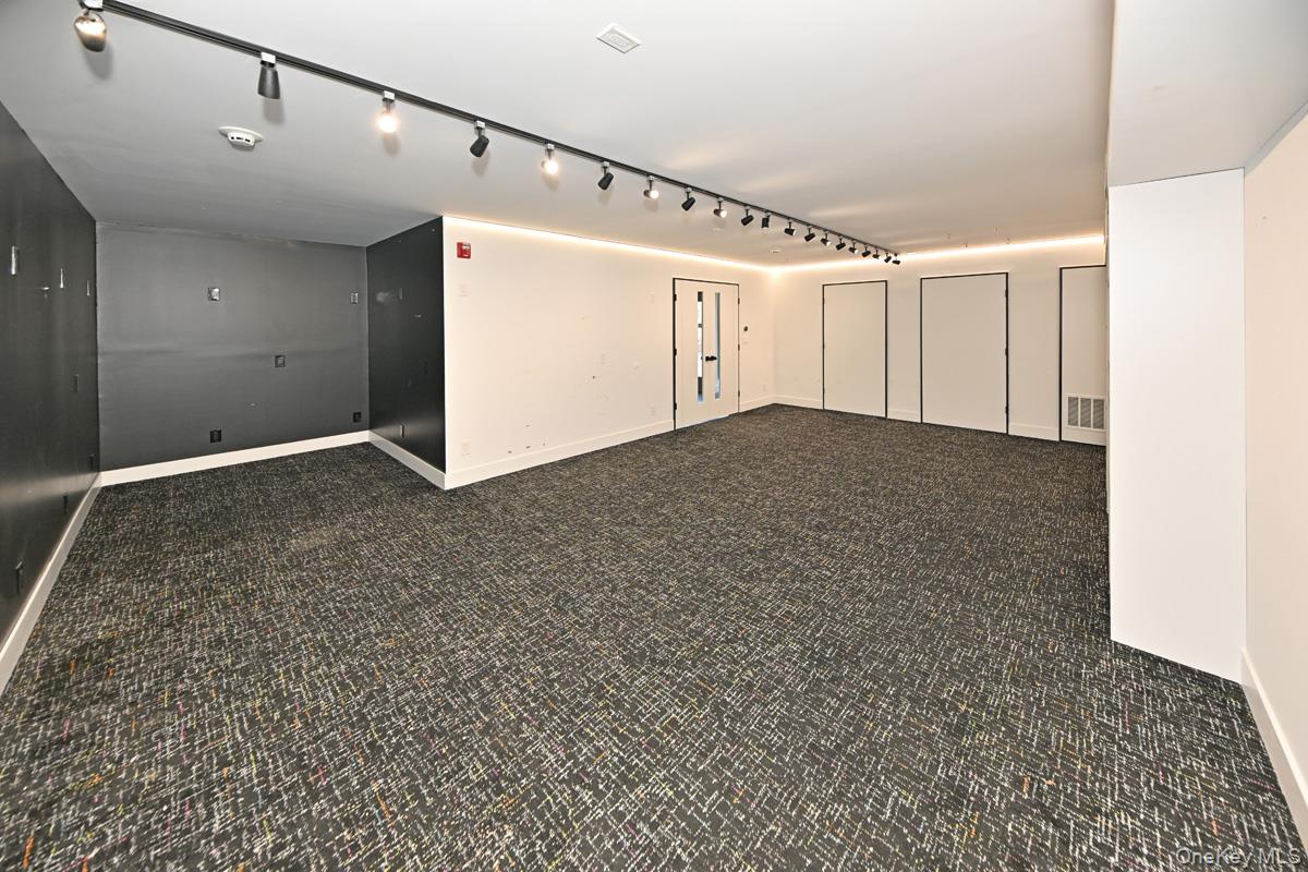 1 S Liberty Drive – For Sale photo 8
