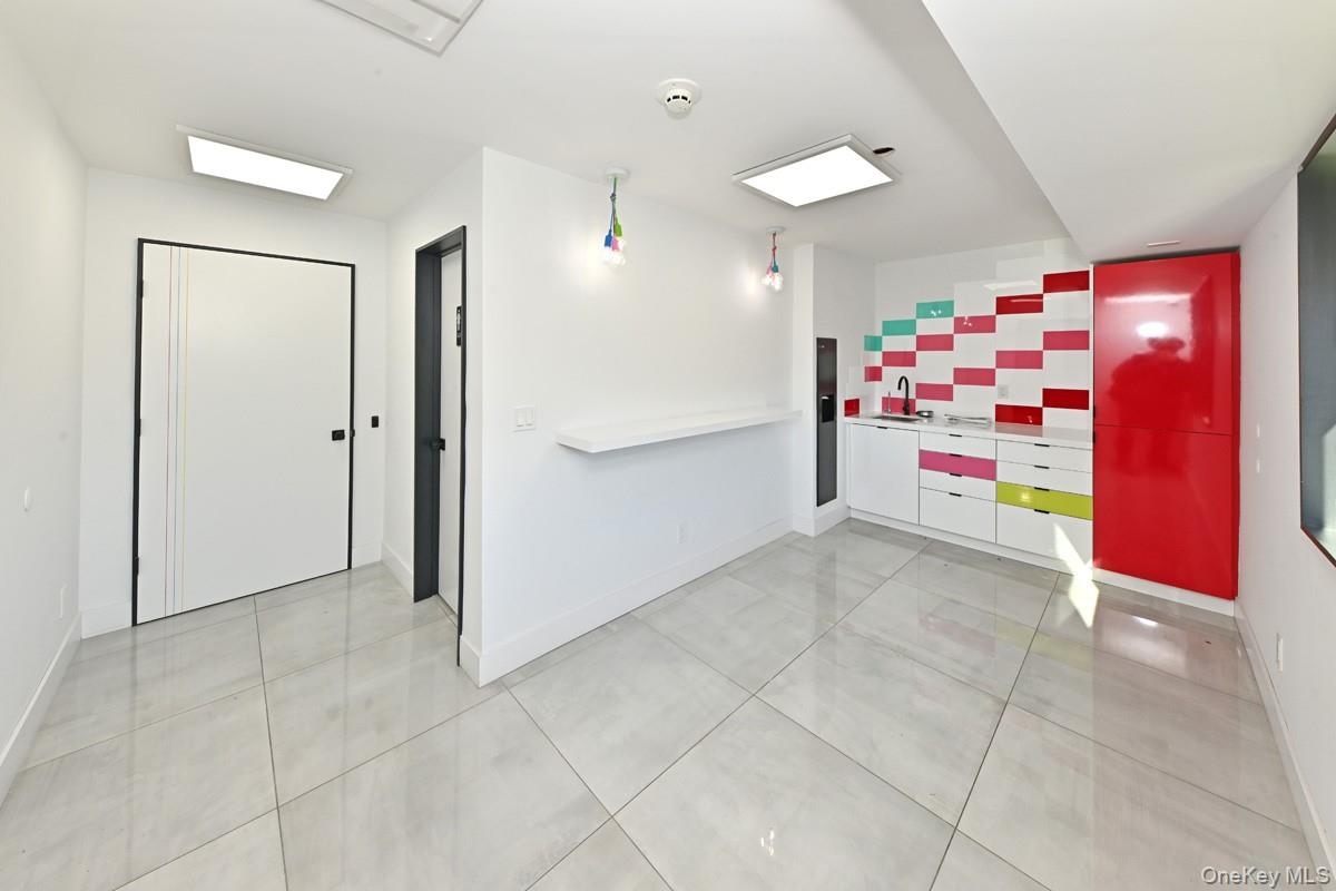 1 S Liberty Drive – For Sale photo 10