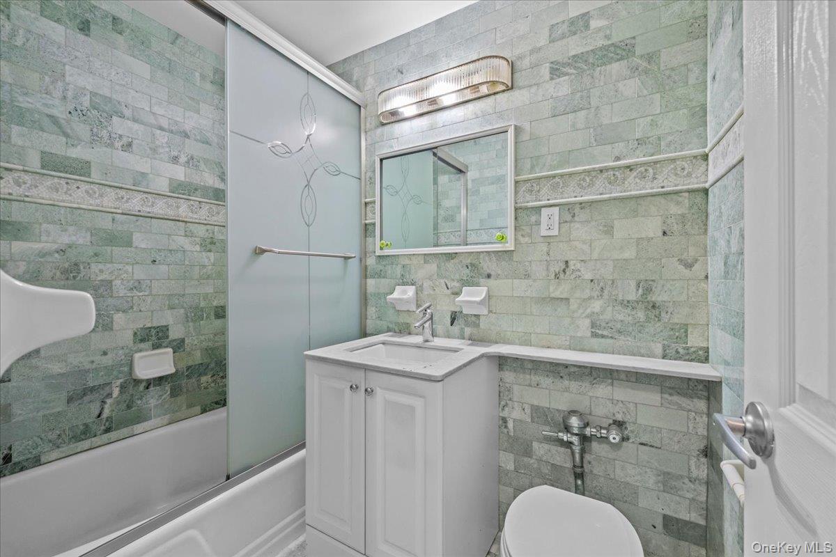 8935 155th Ave, Unit 3M photo 6