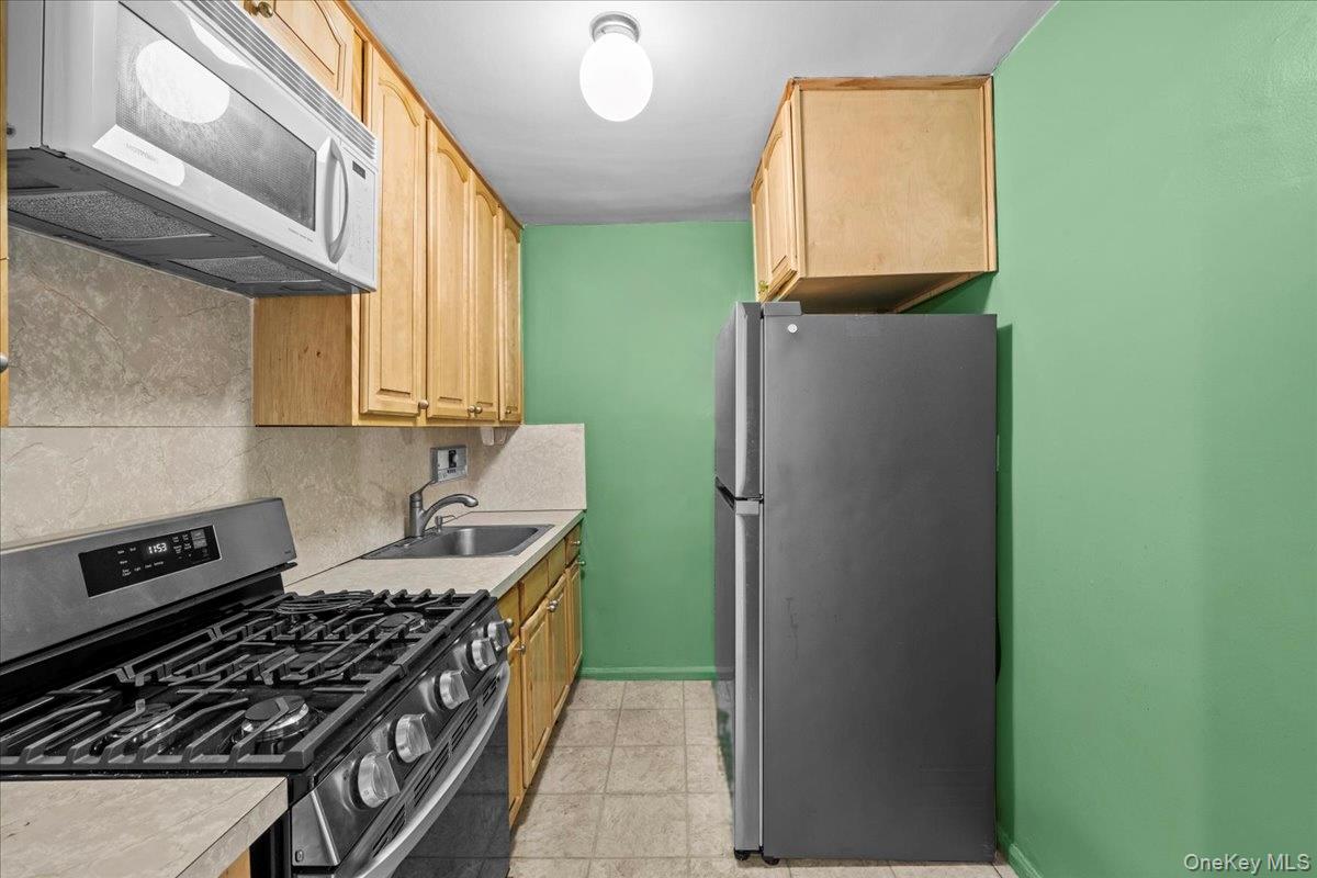 8935 155th Ave, Unit 3M