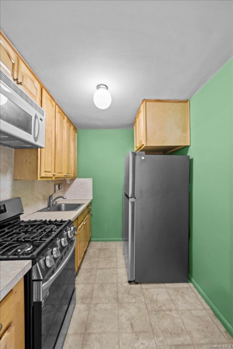 8935 155th Ave, Unit 3M photo 4