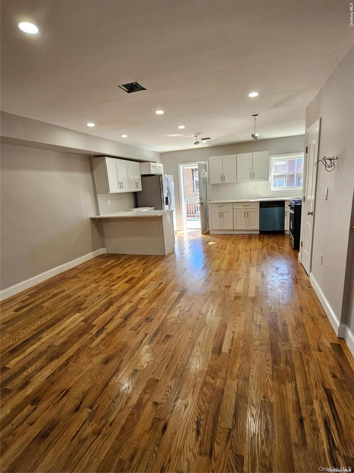 1918 Hunt Avenue – For Sale photo 2