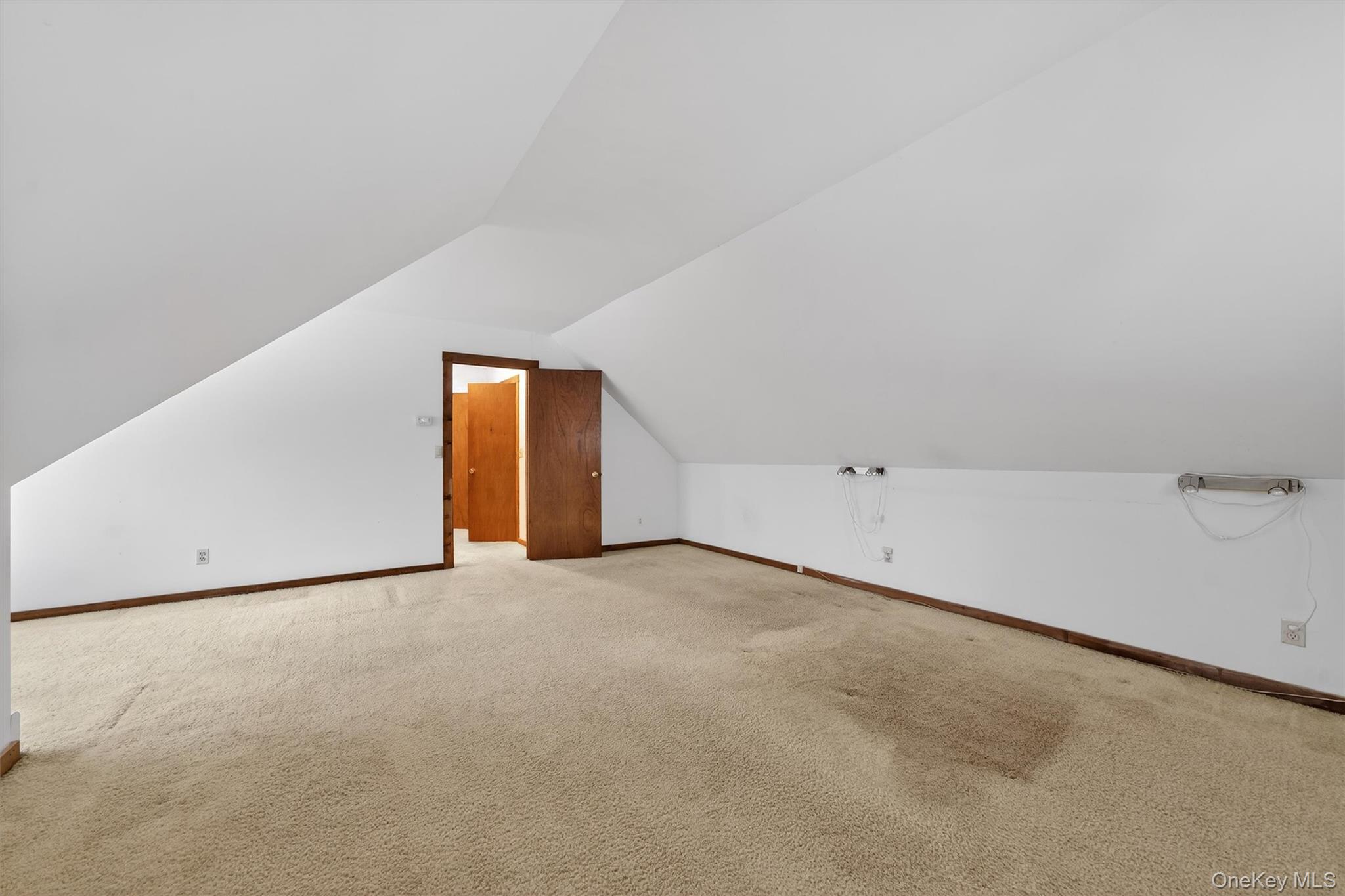 9 Kings Point Lane – For Sale photo 22