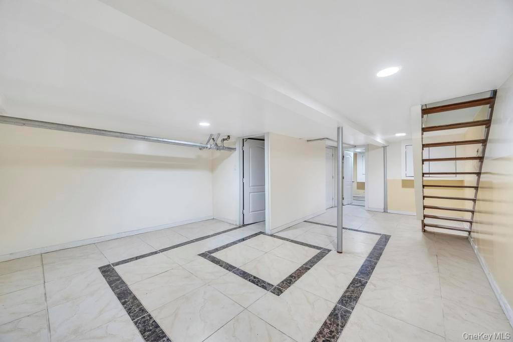 95-26 86th St – For Sale photo 25