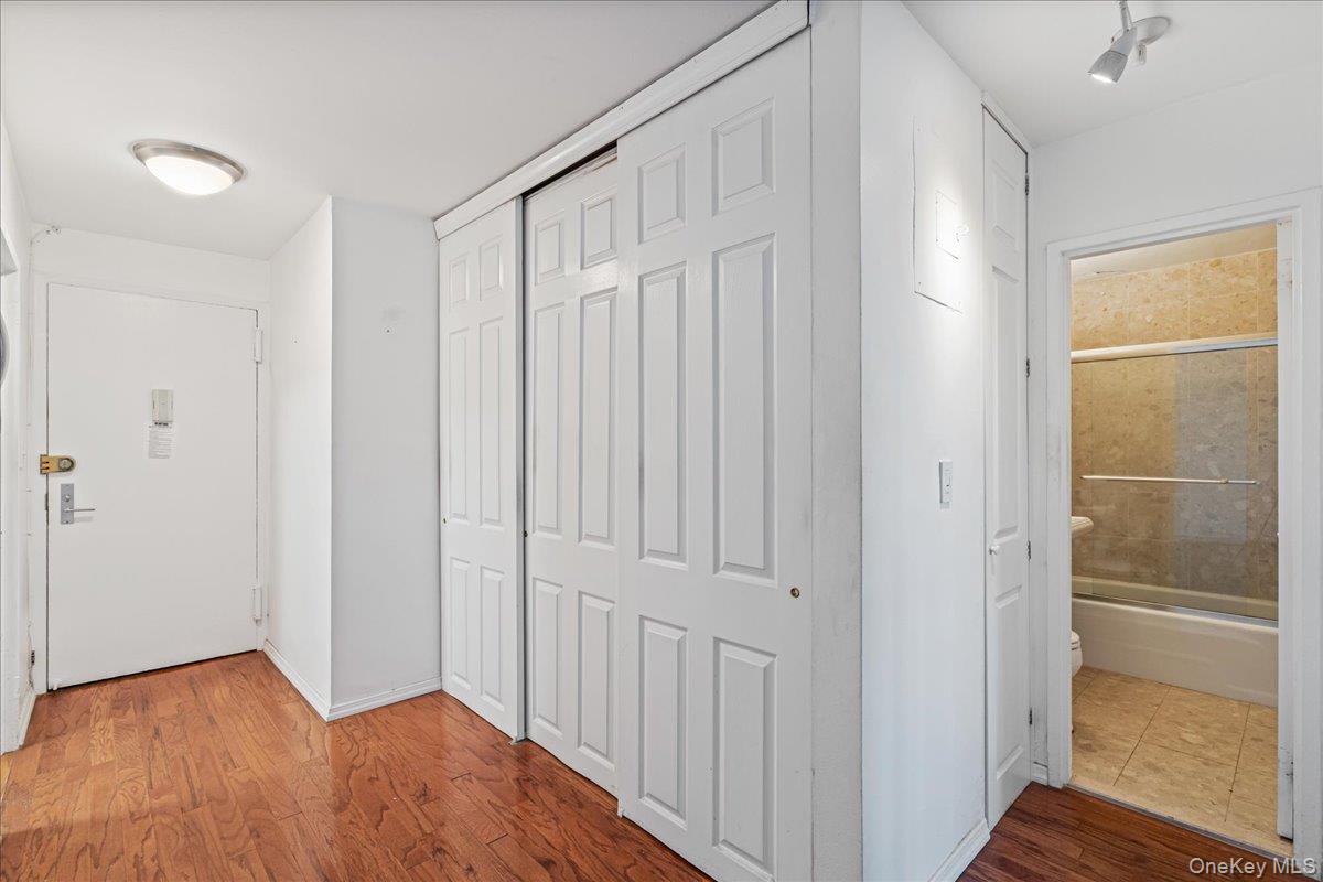 17-85 215 Street, Unit 5L photo 8