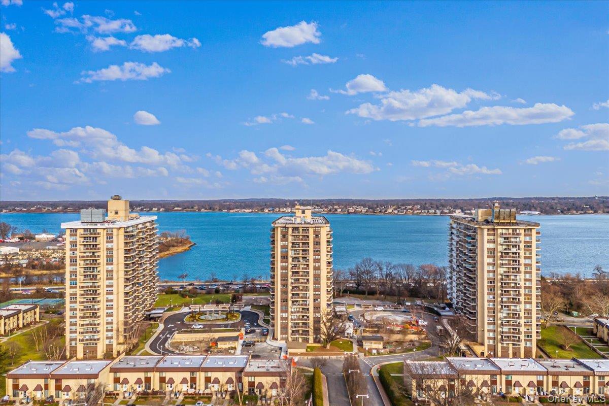 17-85 215 Street, Unit 5L photo 33