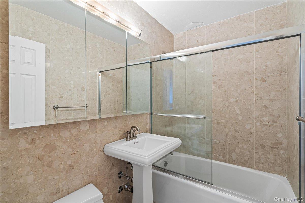 17-85 215 Street, Unit 5L photo 12