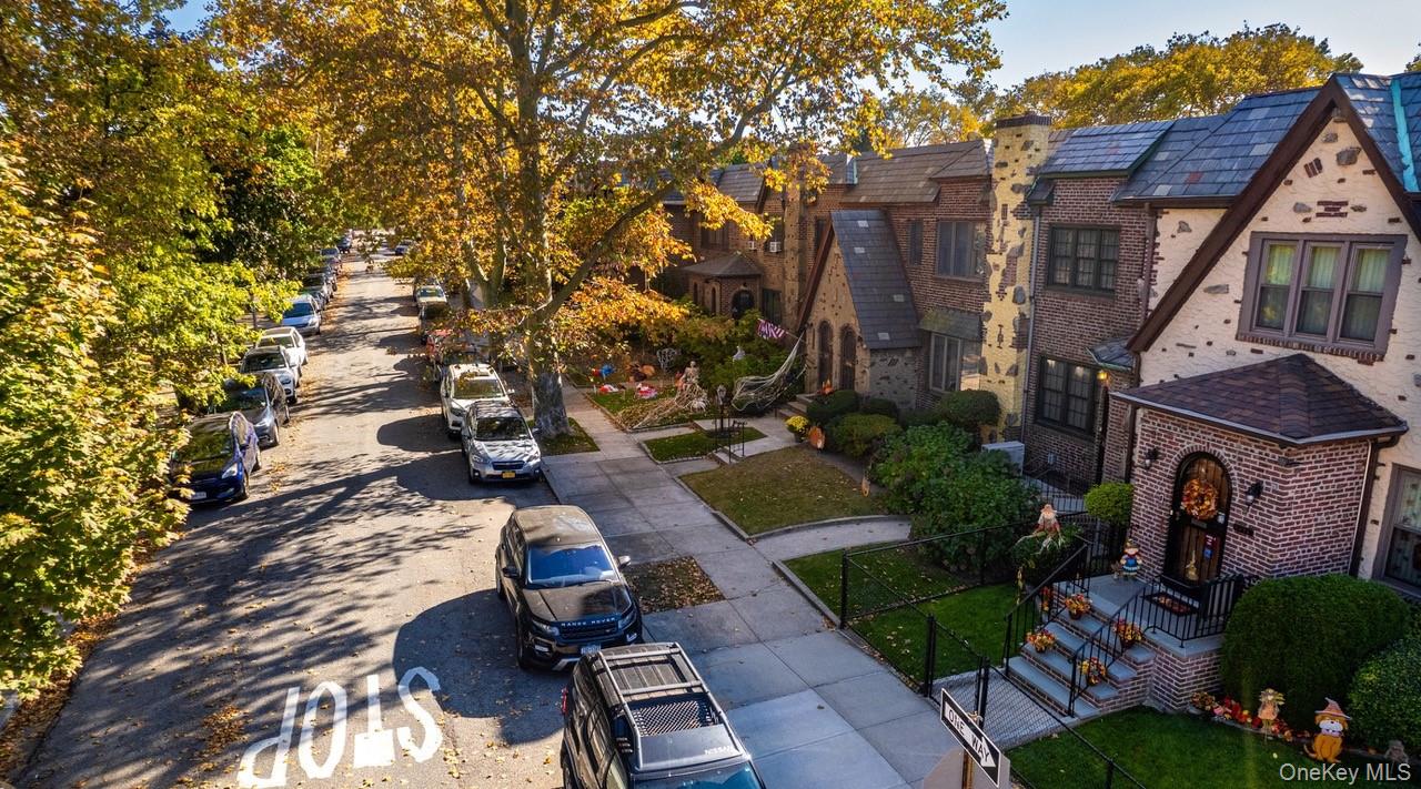 64-68 83 Place – For Sale photo 4