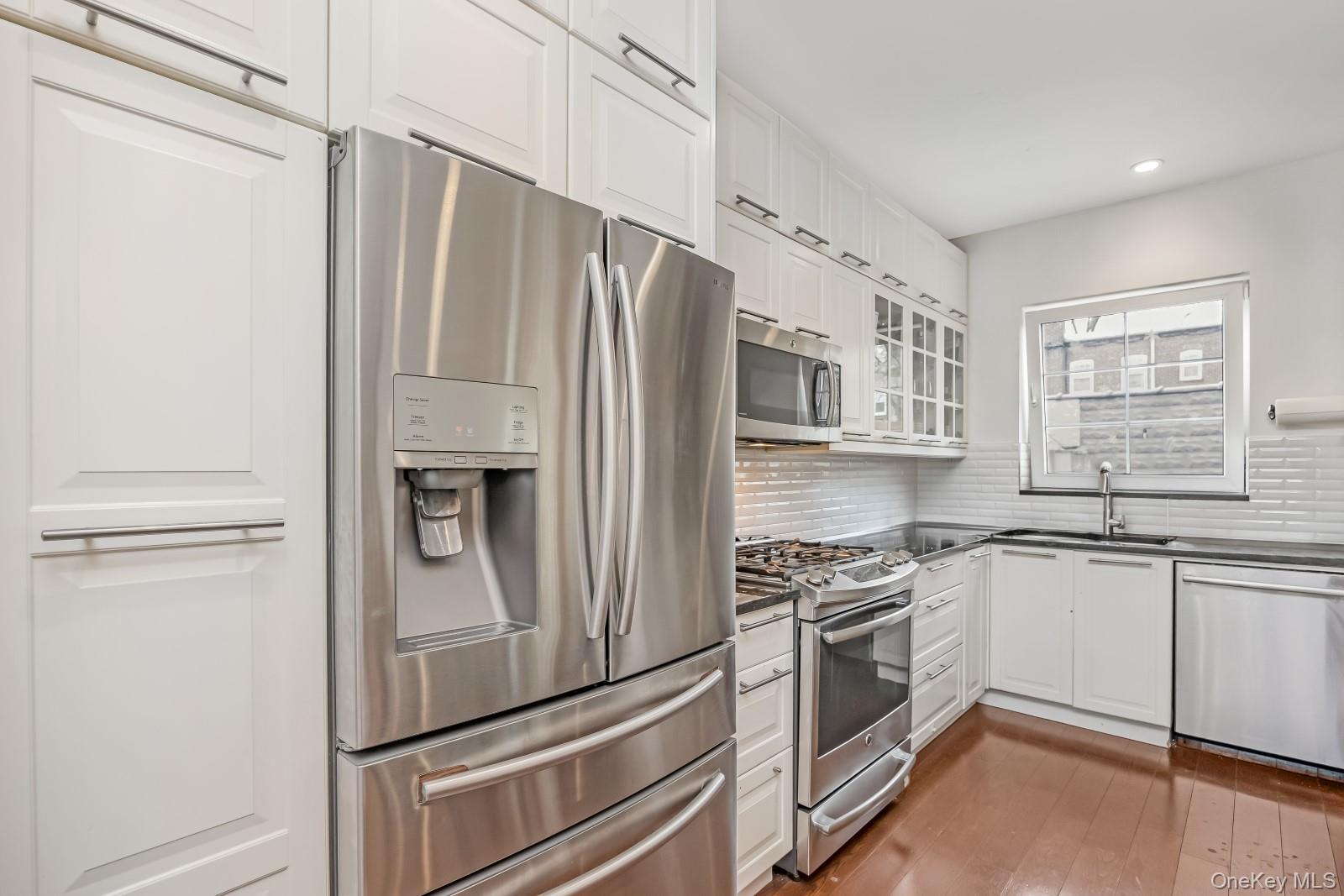 64-68 83 Place – For Sale photo 13